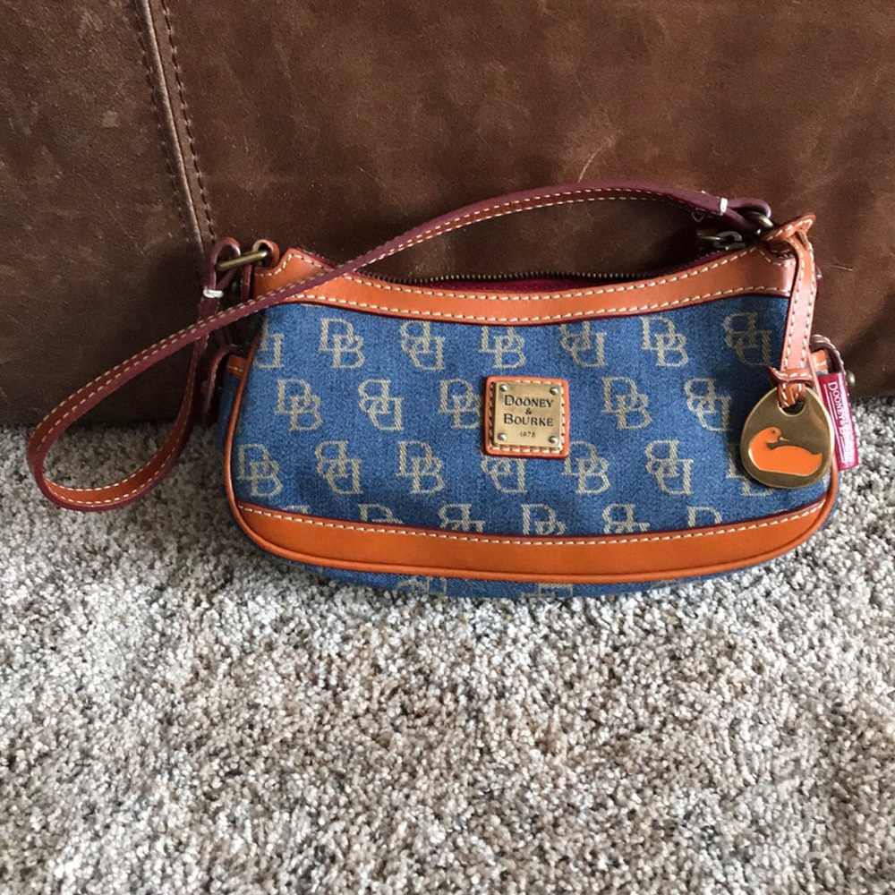 Dooney & Bourke Denim Dn 450 Shoulder Bag